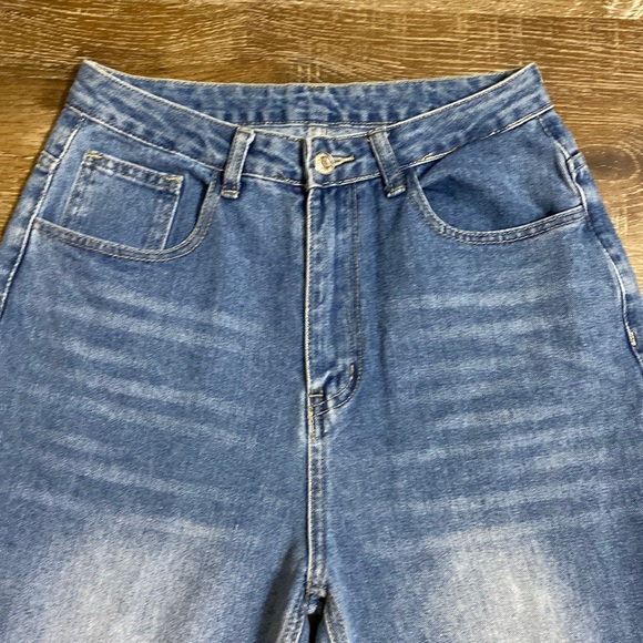 SHEIN hi-waisted wide legged jeans - Picture 5 of 10